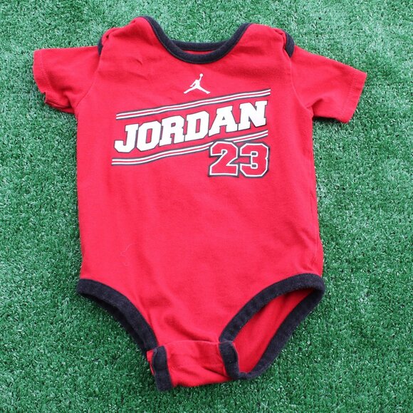 ❤️🏀🖤Nike Air Jordan baby onesie - Picture 1 of 6